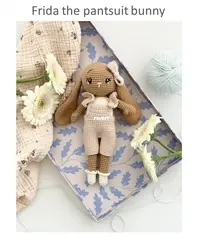 By Sonnenschein - Christine Sonnenschein - Frida the pantsuit bunny