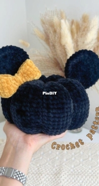 Workroom julia litvin _ crochet pumpkin mouse _ English