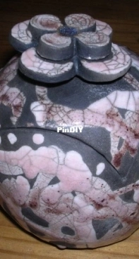 Round raku box