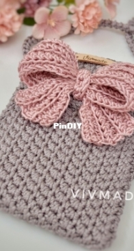 Viv made Crochet - Vivian Khoo - Phone Bag Bow