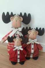 Caseado.com - Reindeer Family - Soft Doll - Portuguese