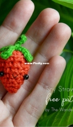 The Wandering Deer - Vivika Vaina - Tiny Strawberry - Free
