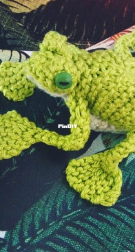 Frog Toad Toad Frog - Claire Garland - Dot Pebbles