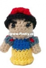 Two Hearts Crochet - Alex - Mini Princess Amigurumi Snow White - Free