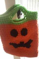 Ashley Ross- Jack-O-Lantern Trick or Treat Bag- Free