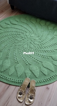 Magic Carpet Studio - Latające Dywany - February Swirling Tree Rug - Free