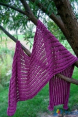 The Dummy Clap Shawl by Anna Maliszewski-free