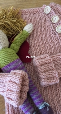 Huggles Jumper by Rachel Vullings - Free