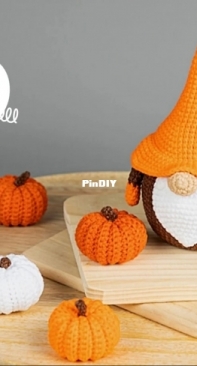 Mufficorn - Olga Chemerys - Gnome with pumpkin