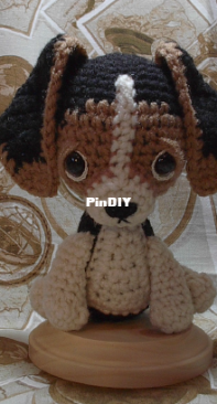 By Hook by Hand - Beth Ann Webber - Basic Ami Puppy Pattern - Beagle - Free