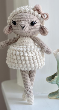 By Sonnenschein - Christine Sonnenschein - Emma the sheep