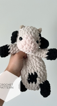 Sia and Pen - Martikka Thorne - Colby the Cow