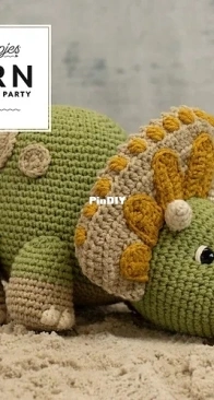 Scheepjes - Handmade by Halime - Halime Özel - Trico the Triceratops - Free