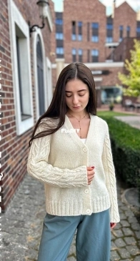 Arabesque cardigan by Natalia Aksyonova - Russian
