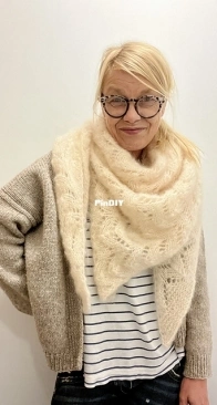 Cozy Walk Shawl by Isabell Kraemer
