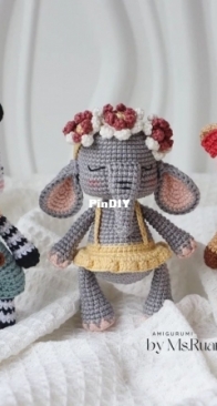 Ms Ruan Amigurumi - Hoai Nguyen - Forest Collection - English