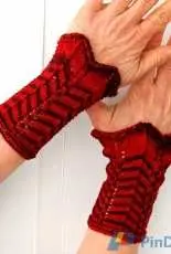 Tulipan Cuffs by Susanne Reese/ Jancachas Designs-English,German-Free