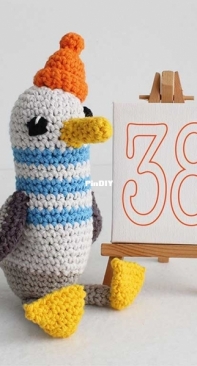 My Crochet Chums - Pia Simpson - Lockdown Ami Challenge - Number 38 - Seagull - Free
