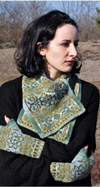 Autumn Leaves Mittens by Marion Schlenzka  - English, Russian