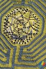 Im Labyrinth Shawl by Edith Frank-English,German-Free