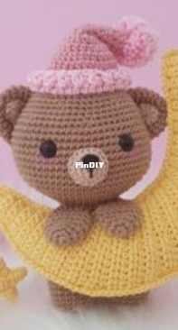Debora Alves - Lamuca Atelie - Bear on the moon - Urso na Lua Amigurumi - Portuguese