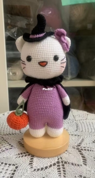 Halloween cat designed by Lulupetite