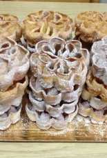 Flores ( fritters )