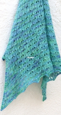 Sagrada Familia Shawl by Aitana Villa Design - English, Spanish