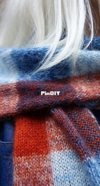 Blokken Scarf by Daphne Ruben - English