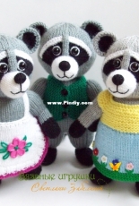 Svetlana Zabelina - Raccoons family - Russian