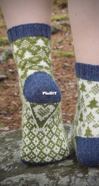 Heart Of the Forest Socks by Sofia Capelle