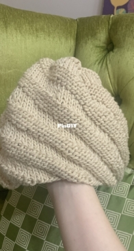 Swirly Hatty