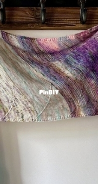 #125 Shafts, Geometry Shawl by MarinJaKnits  - English