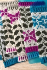 Ruusuke Fingerless Gloves-Mitts by Valeria Kerkkä-Free