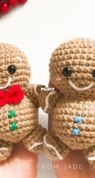 All from Jade - Jade Gauthier-Boutin - Gingerbread Man - Bonhomme de pain d’épices - English, French