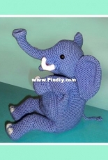 Michaela Harder Baumann - Little  hand puppet elephant - German