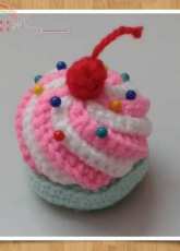 Swirly Cupcake pincushion
