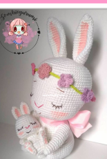 Zombiegurumi - Luisa Contreras - Mom bunny and her baby - Spanish