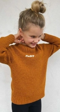 Alfreds Sweater Junior by Mette Wendelboe Okkels - Petiteknit - English