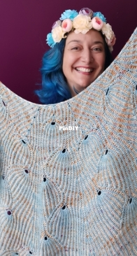 Medusa Shawl by Julie Dubreux - Julie Knits in Paris - English, French