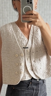 Abbas vest by Rosa Pomar
