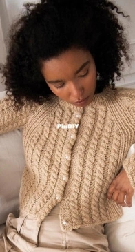 Williamsburg Cardigan - Elin Berlin - Wool & Beyond - English Danish Dutch Finnish German Norwegian Swedish - Free