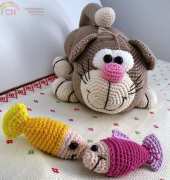 Cat with fish, (Pattern of Mala designs)