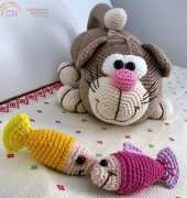 Cat with fish, (Pattern of Mala designs)