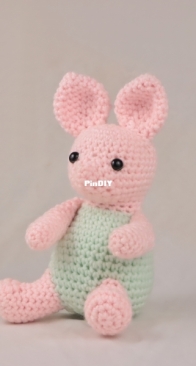 Stringy Ding Ding - Olive - Classic Piglet Amigurumi - Free