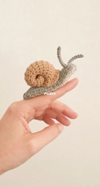 Critter Stitch - Stephanie Buckner - Edward the Snail - Russian - Translated