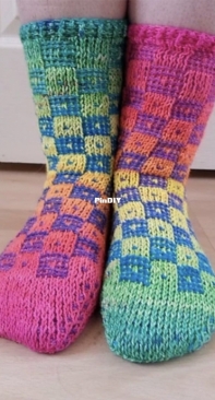 Sable Yarns - Jill Myint-Maung - Just an Illusion Socks