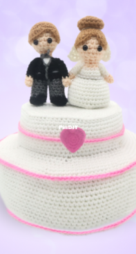 Stringy Ding Ding - Olive - Wedding cake Amigurumi - Free