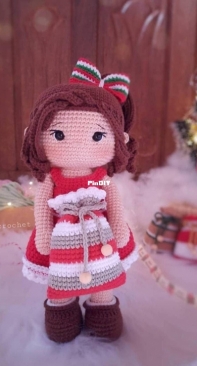 Fêrpi Crochet - Fernanda Pitaluga - Holly Christmas Doll - Holly Boneca de Natal - Portuguese
