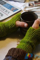 Handspun Gauntlets by Diana Twiss -Free